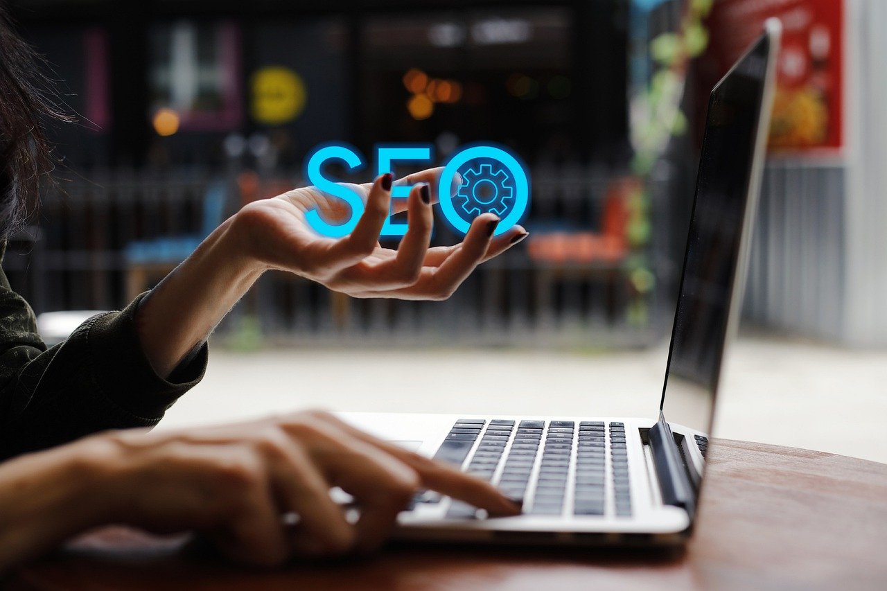 SEO & SEM: Estrategias complementarias para el éxito digital